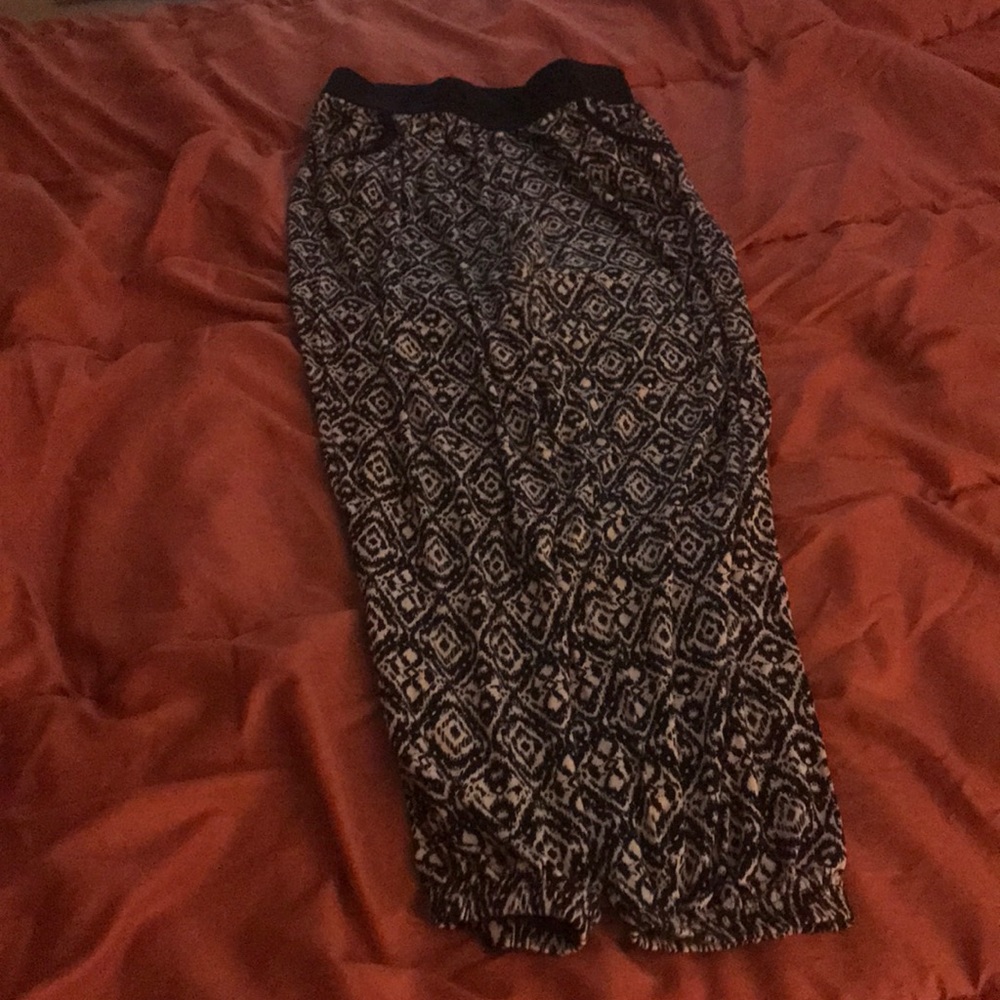 Super cute & comfortable parachute pants.